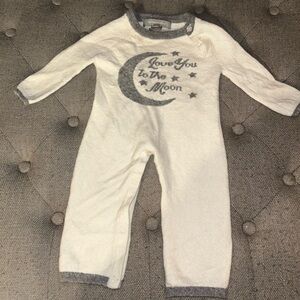 INFANT NEIMAN MARCUS I LOVE YOU TO THE MOON ONE PIECE CASHMERE/COTTON OUTFIT.